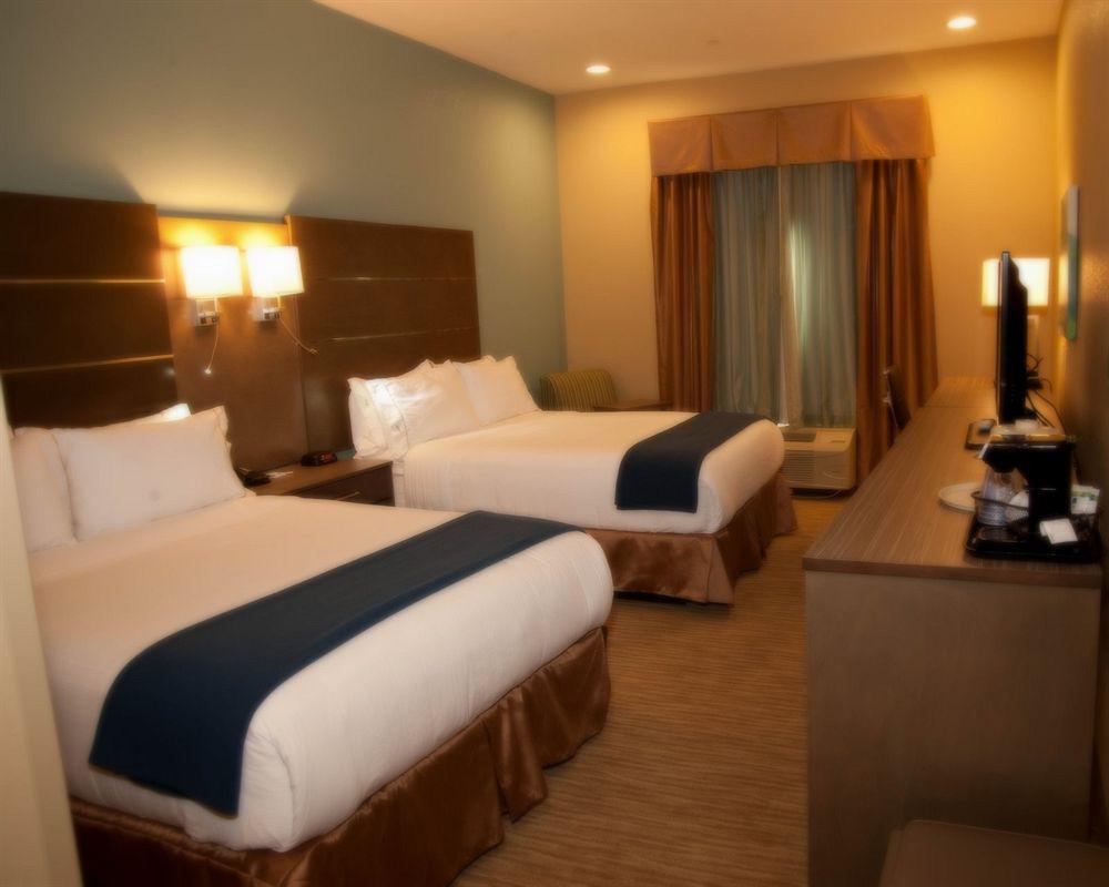 Holiday Inn Express And Suites Schulenburg By Ihg Экстерьер фото